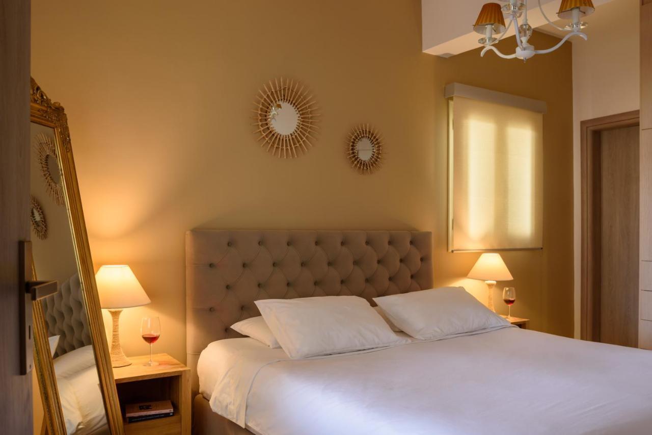 Suite Home Santorini Fira  Eksteriør billede