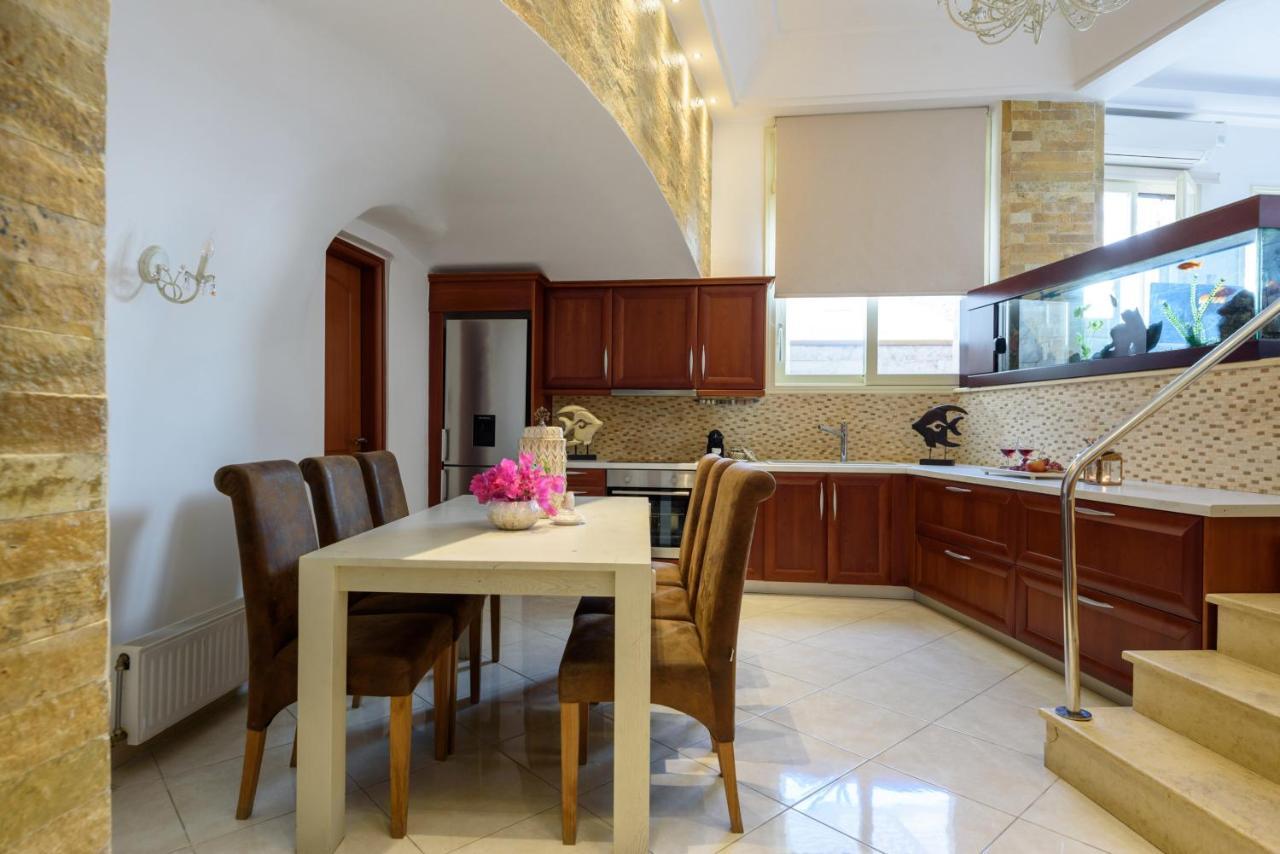 Suite Home Santorini Fira  Eksteriør billede