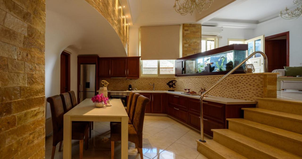 Suite Home Santorini Fira  Eksteriør billede
